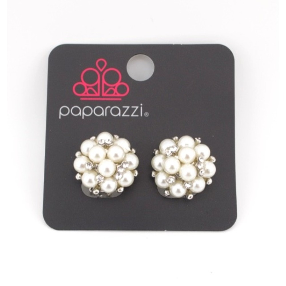 Paparazzi PAR Pearl White Rhinestone Clip On Earrings Silver Tone